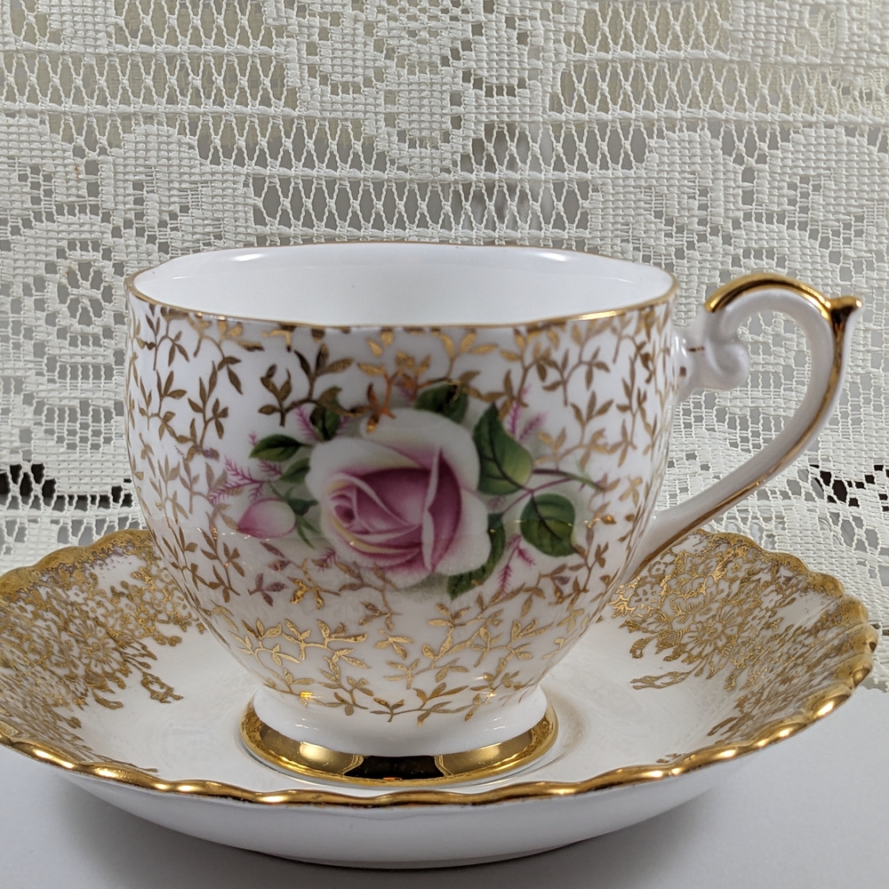 Vintage Pink Rose Gold-Trim Teacup & Saucer